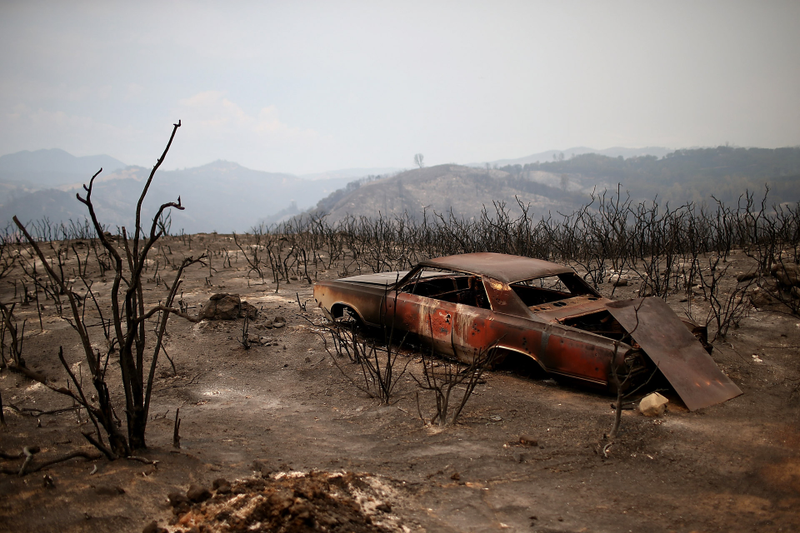 Illustration for article titled California Burning: Dramatic Photos Of Firefighters In Action